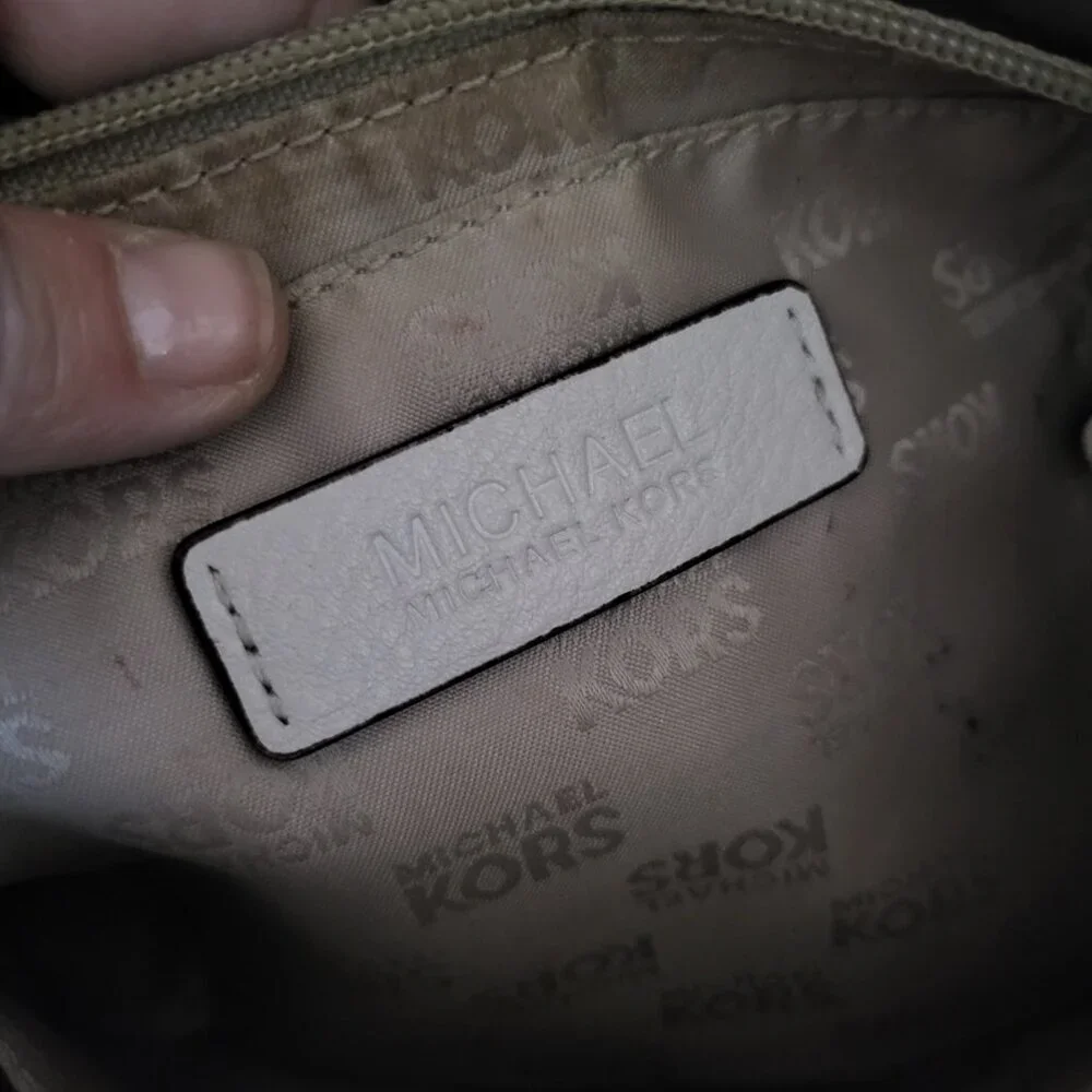 VINTAGE MICHAEL KORS PEBBLED CREAM LEATHER SHOULDER BAG